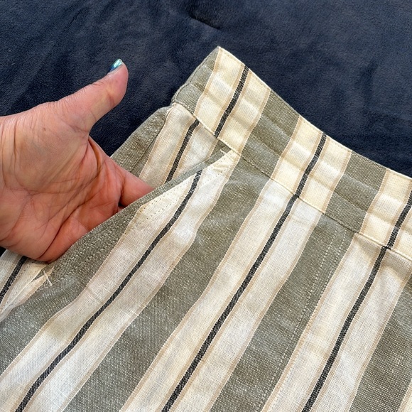 Per Se Linen Shorts w Pockets - Picture 4 of 7